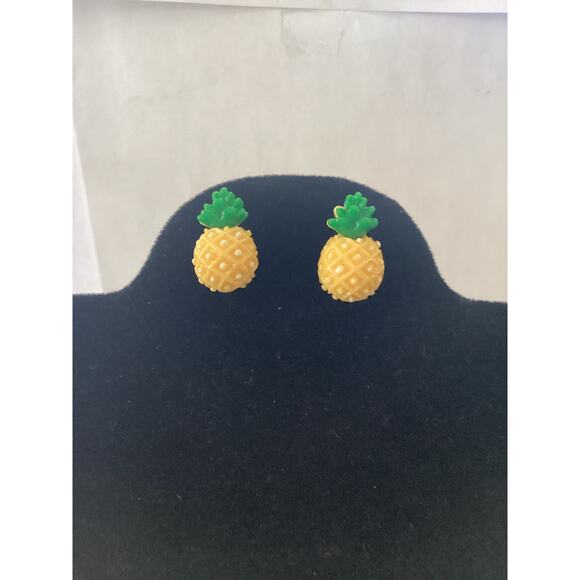 4430 NIP Cute 1" Green Leaf Tropical Pineapple Stud Earrings - Picture 1 of 1